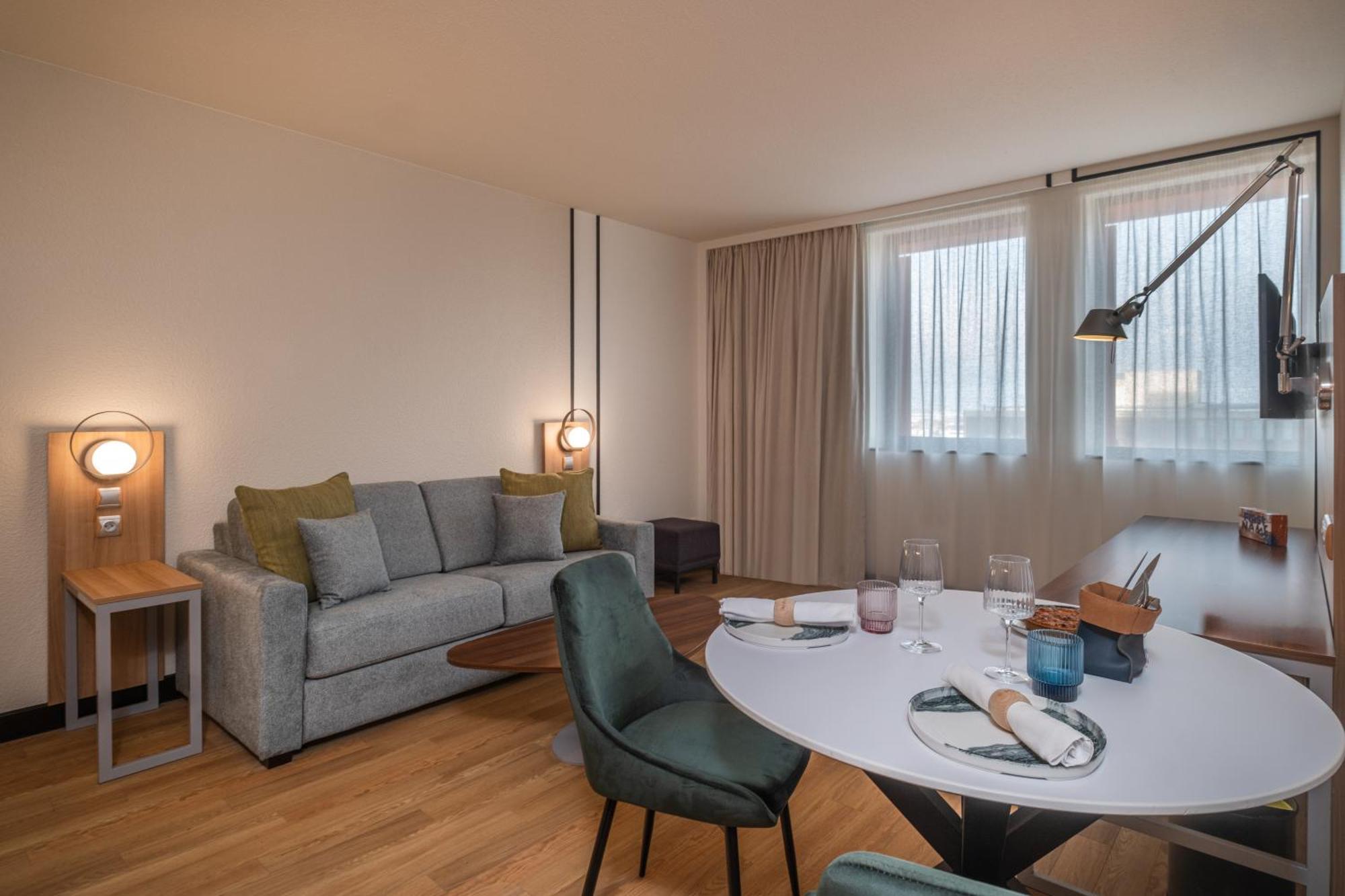 One-Bedroom Apartment